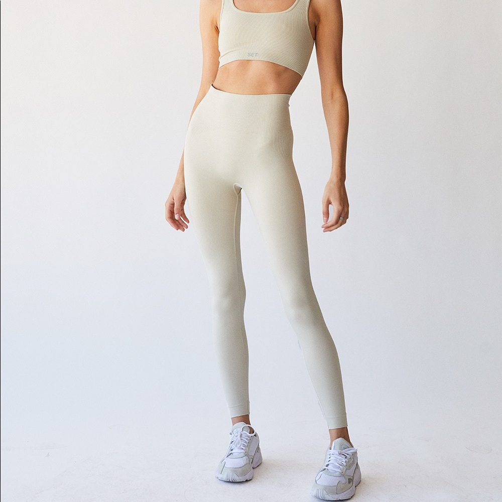 Set Active Sculpflex Leggings in Oat Milk